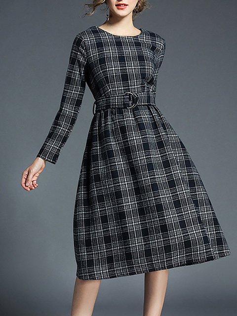 Plus Size Black Plaid Bodycon Midi Dress With Belt Plus Size Black Plaid Bodycon Midi Dress With Belt